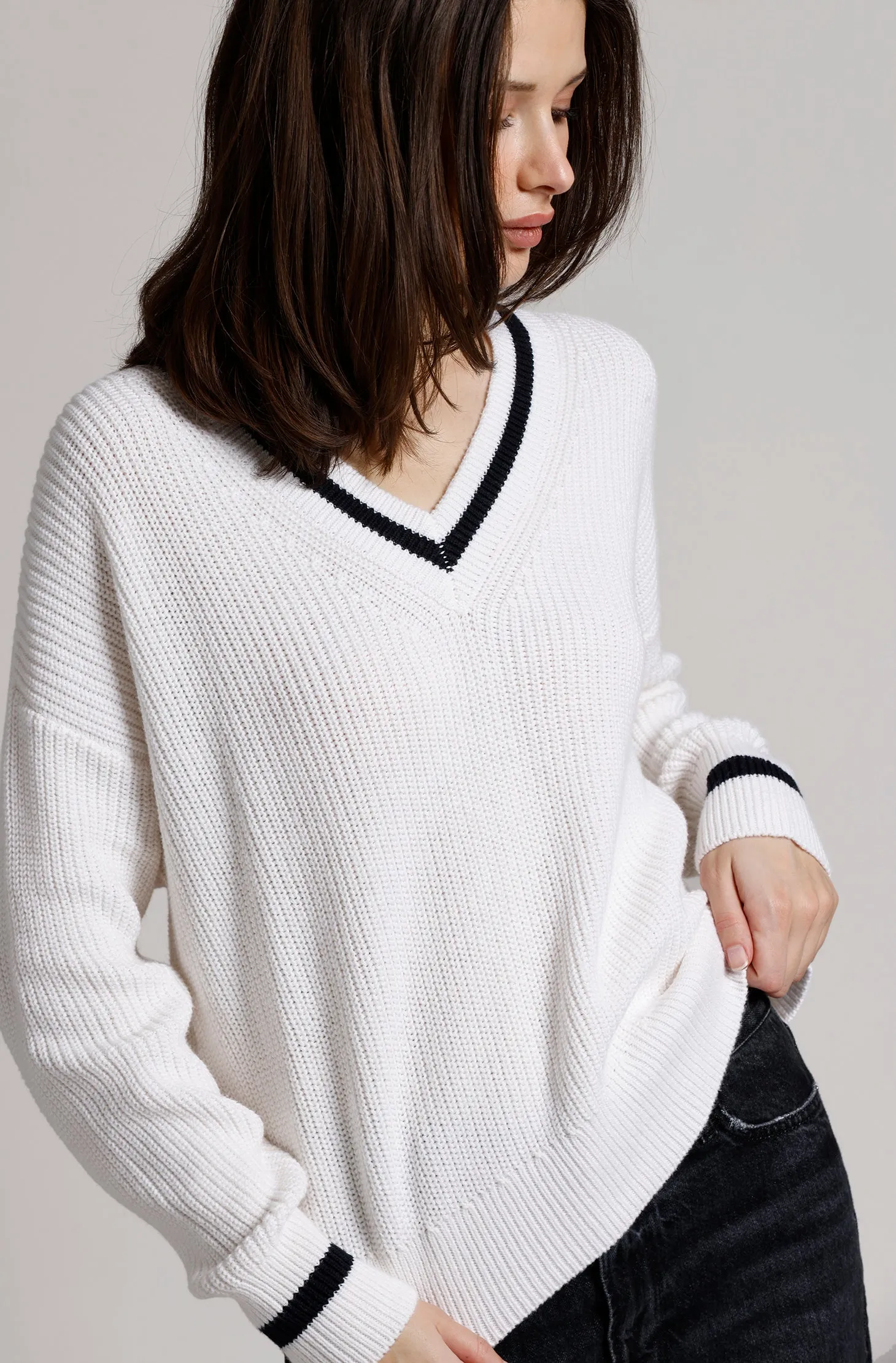 Cotton Cashmere Shaker Relaxed V Neck with Tipping